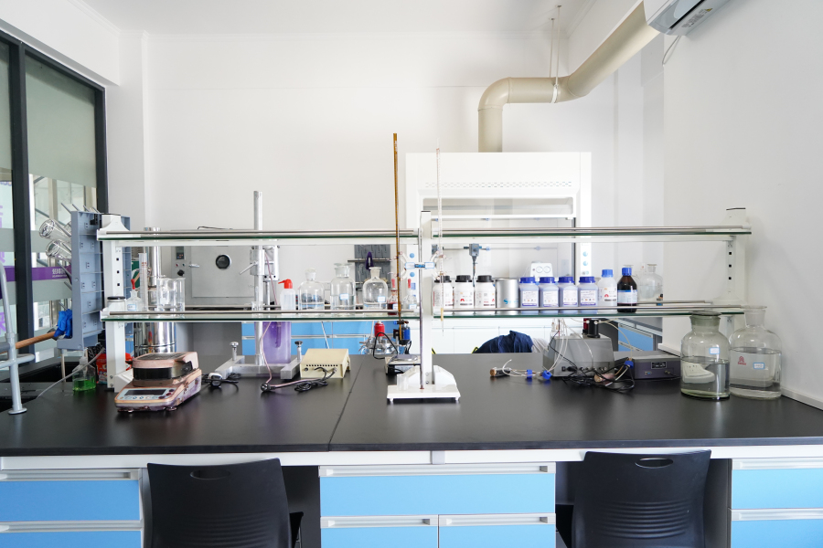 Pigment sample inspection in laboratory